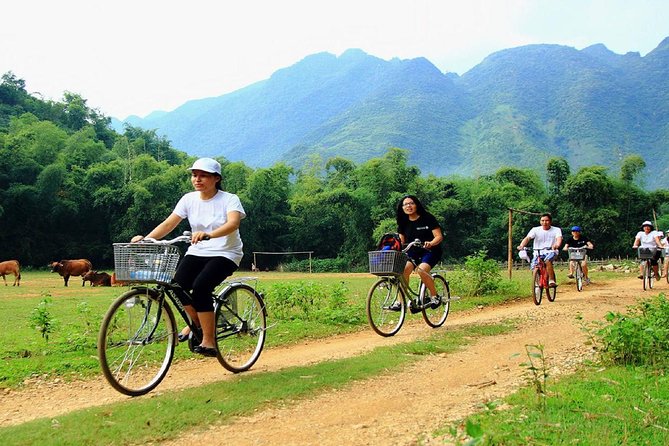 Private Transfer Hanoi <=> Mai Chau One Way (Free hotel pickup) - Timing and stops: you choose, the driver accommodates