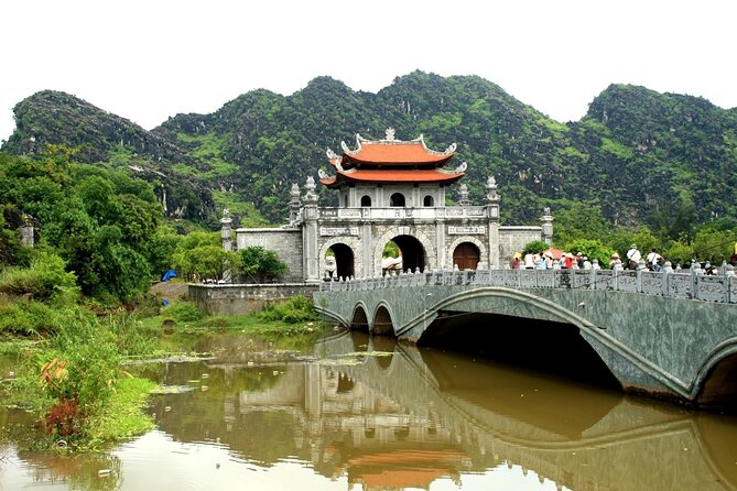 Quang Phu Cau Incense Village- Hoa Lu - Trang An Small Group Tour - Trang An Scenic Complex Boat Ride: Limestone Grotto Time That Feels Calm
