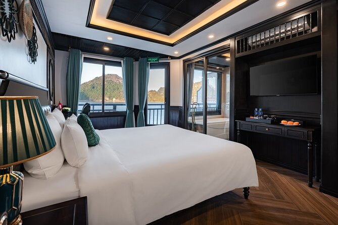 RITA CRUISE - LUXURY 5 STAR CRUISE in HALONG BAY from HANOI - Day 1 activities and how the ship’s vibe comes through