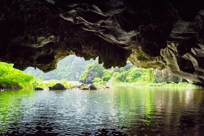 Round-Trip Hanoi to Ninh Binh Private Vehicle Charter - English-Speaking Drivers: Confirm, Don’t Assume