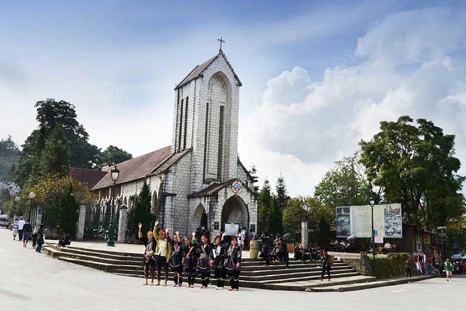 Sa Pa 2-Day Moderate Trek and Homestay Limousine Tour from Hanoi - What to Watch Out For: Shared Limousine Swaps and Craft Scams