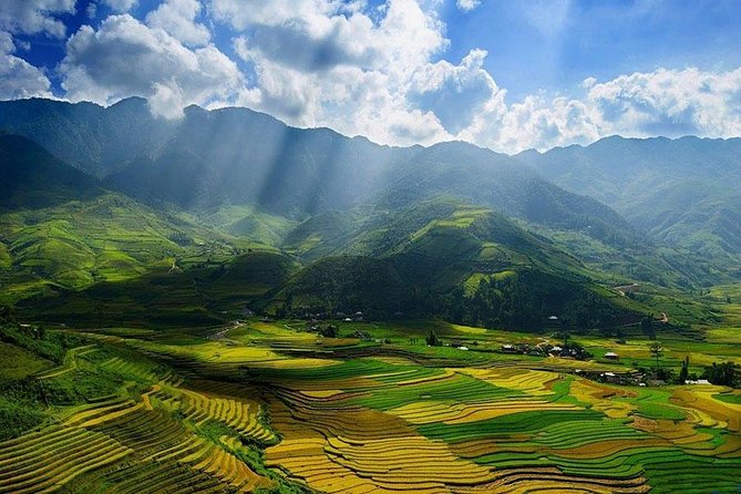 Sapa 2 Days 1 Night Bac Ha Market Tour (Overnight In Hotel) - Bac Ha market day: the weekly-market morning you plan around
