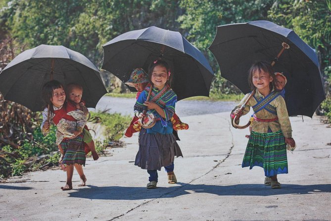 Sapa Easy Trekking Villages 2 days, 1 night: Meals, Local guide, 3 star hotels - Entering The Sapa Village Circuit: what this tour really delivers
