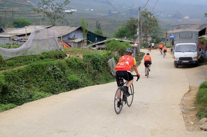 Sapa Easy Trekking Villages 2 days, 1 night: Meals, Local guide, 3 star hotels - Day 2: Ta Van village and trekking down toward Y Linh Ho (Hmong community)