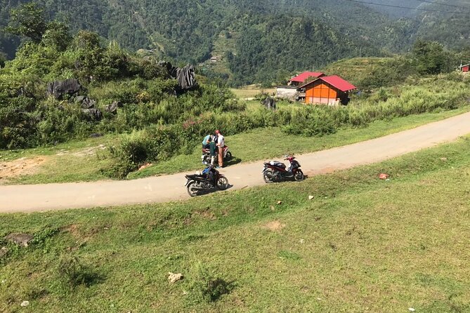 Sapa Love Silver Waterfall, Lonely Tree in Heaven Gate,San Sa Ho - Lunch, water, and guide care that actually change your day