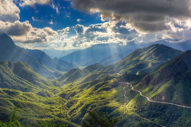 SaPa Motorbike Tour - Half day - Visit Waterfall - O Quy Ho Pass and the Lonely Tree: The Viewpoint That Keeps Its Reputation