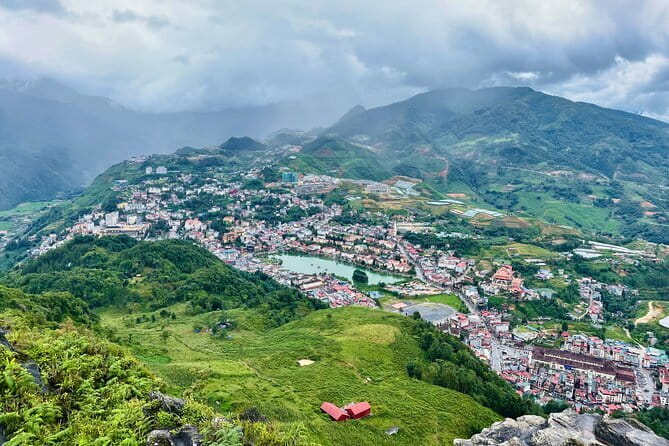 Sapa Mountain Escape: 2-Day Trekking, Rice Terraces & Homestay - Getting started in Sapa: meet point, pickup, and first viewpoint time