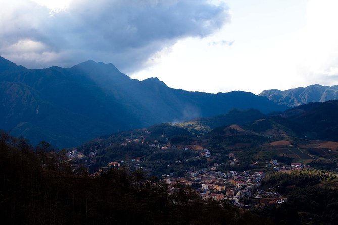 Sapa Mountain View and Villages Trek - 9:00 am Sapa Church start, pickup, and a half-day rhythm