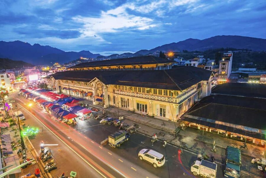 Sapa Night Market Experience – BBQ, Hotpot & Black Chicken - BBQ in Sa Pa: mountain herbs, charcoal, and mắc khén pepper