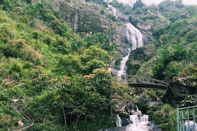 Sapa Private Car Tour to Silver & Love Waterfalls and Lonely Tree - Stop 1: Thác Bạc (Silver Falls) and what to expect in 30 minutes