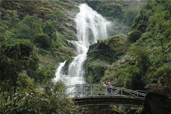 Sapa Private Trekking Through Rice Terraced Fields - 1Day - Lao Chai, Black Hmong village: a focused 1-hour stop to learn and watch