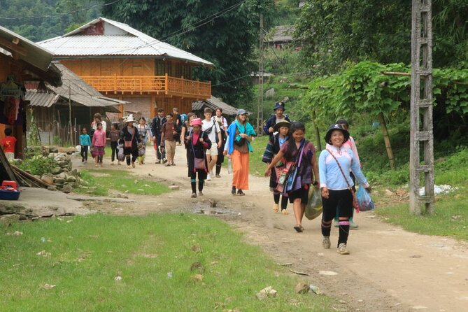 Sapa Trekking Tour Full Day - Pickup, meeting point, and how the day starts smoothly