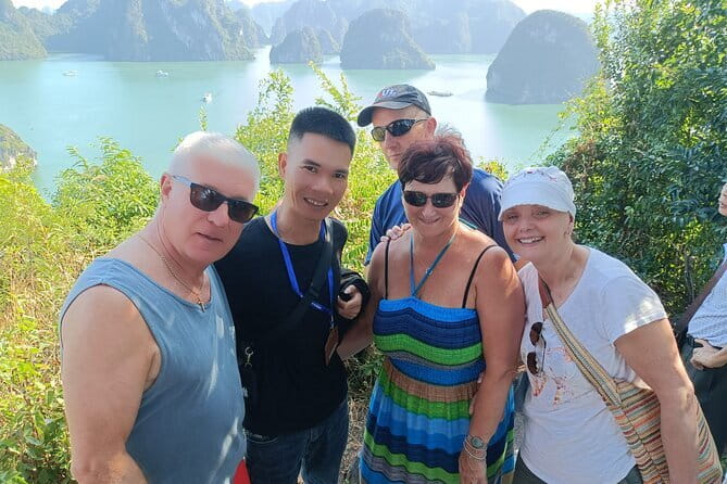 Shore Excursion: Wonderful Heritage Day Cruise at Halong Bay - Check-in, sailing out, and the islets tied to Vietnam’s symbols