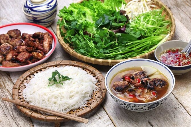 Street Food by Walking Tour for 3 hours in Hanoi, Vietnam - Practical tips so you enjoy every stop (and not just the last one)