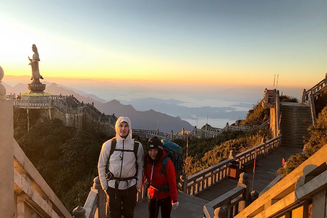 Sunrise Fansipan Mountain Hiking Tram Ton Trail 2D1N - Descend, picnic lunch, and back to Tram Ton by noon