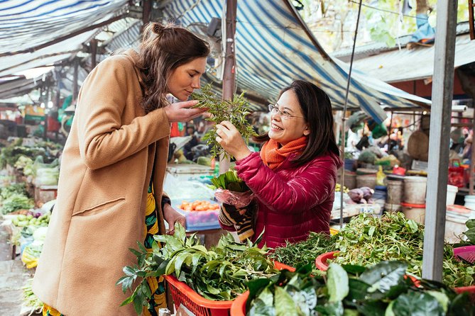 The 10 Tastings of Hanoi With Locals: Private Street Food Tour - Stop-by-stop guide in Hanoi, from puppet theater to egg coffee
