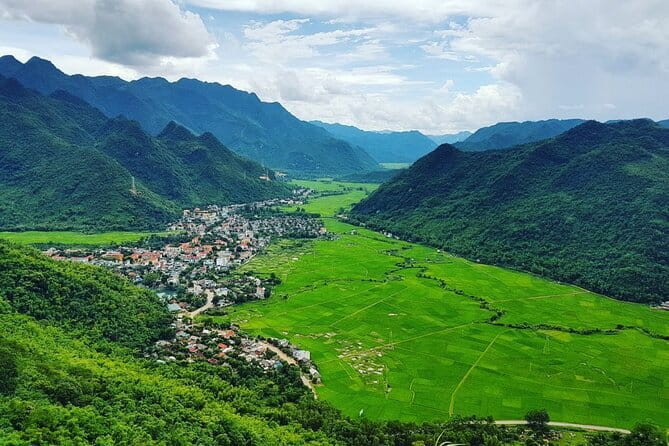 Three Traditional Villages Private Day Tour from Hanoi - Lunch at Jenny’s family home: the human highlight