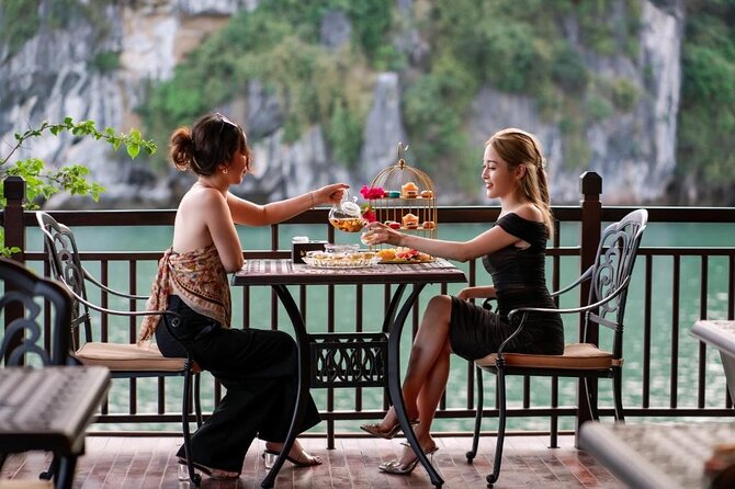 Top 1 Ha Long-Lan Ha Bay Luxury 5 Star Cruises & Balcony Cabin - Food, bar, and drinks: what you get, what you pay