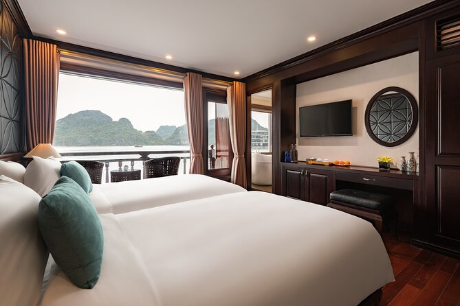 TOP TIER: 3 DAYS/2 NIGHTS tours- LIKE ABOSS on beautiful cruises - Day 1 from Ti Top Island to Hang Luon Cave, plus the bay route twist