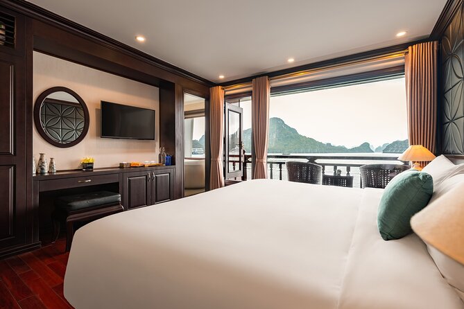 TOP TIER: 3 DAYS/2 NIGHTS tours- LIKE ABOSS on beautiful cruises - Your cabin on Ha Long Bay: en-suite comfort, A/C, and photo reality checks