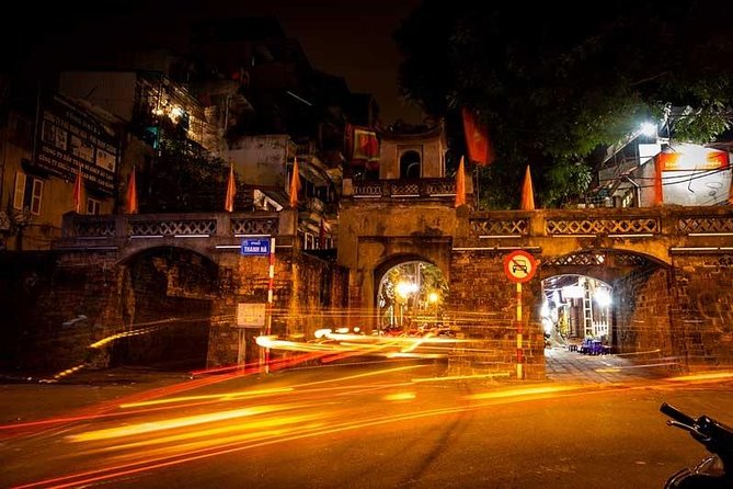 Ultimate Hanoi Photography Tour - Thieves Market: street textures and everyday character