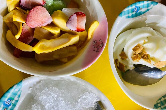 Vegan Street Food & Stories of Hanoi - The stories: language and war, plus how Hanoi people live today