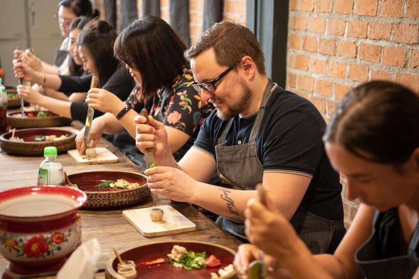 Vegetarian Hanoi Cooking Class: Master Vietnamese Cuisine - Small group energy, private customization, and accessibility notes