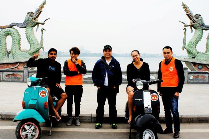 Vespa Tour Hanoi Life Rustic - Hữu Tiệp Lake and the downed B-52, a serious pause on a scooter day