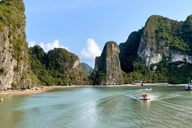 Viet Nam Package Tours - Adventure Indochina Travel - Ninh Binh and Hoa Lư: ancient capital on a day trip