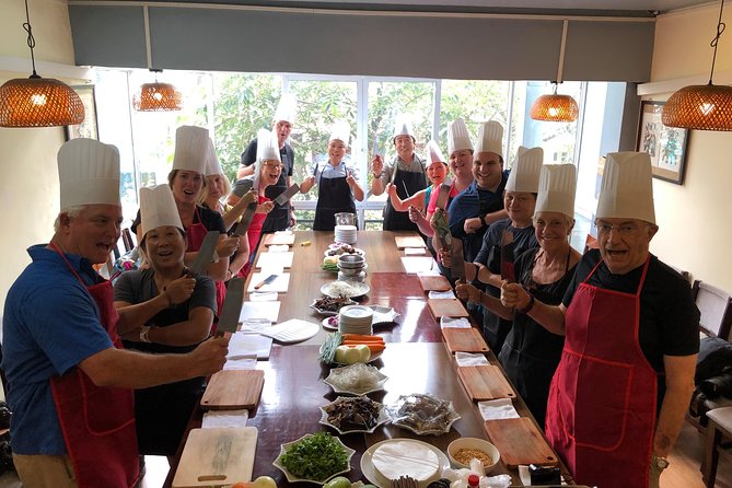 Vietnamese Food Cooking Class in Hanoi with Market Experience - Small group size: why max 14 people matters