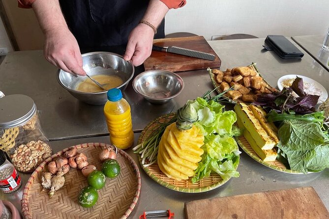 Vietnamese Vegetarian Cooking Class in Hanoi - Market shopping in Hanoi, where your herbs start doing the talking